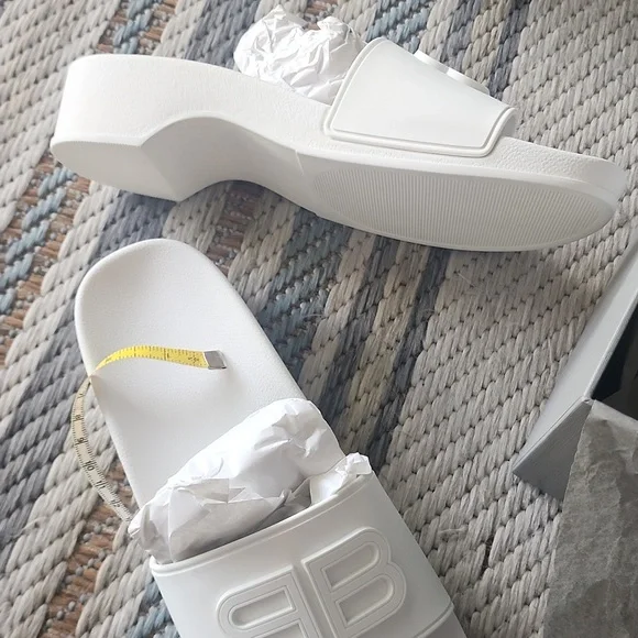 Balenciaga Women's White Slide Sandals - Picture 12 of 13